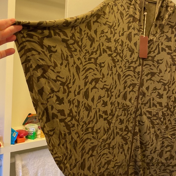 XCVI Tris Cape size 2 - Picture 5 of 7